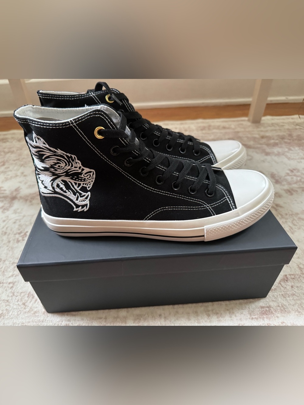 Darc Sport Wolves W1-Dios High Top Embroidered Shoes NFGU Mens 11.5 /
Women's 13